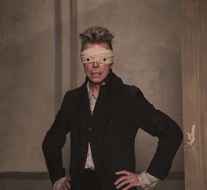 Дэвид боуи последнее. David bowie: blackstar фильм 2015. bowie david &quot;blackstar&quot;. дэвид боуи: пять лет фильм. блэк стар дэвид боуи лазарь.