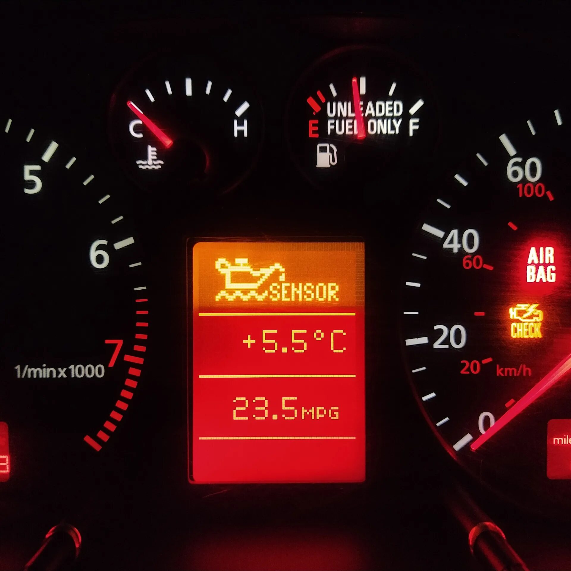 Ошибки ауди а4 б7. Скорость на дисплее audi a8d3. замена подсветки дисплея audi a4. как на дисплей ауди а три поменять время.