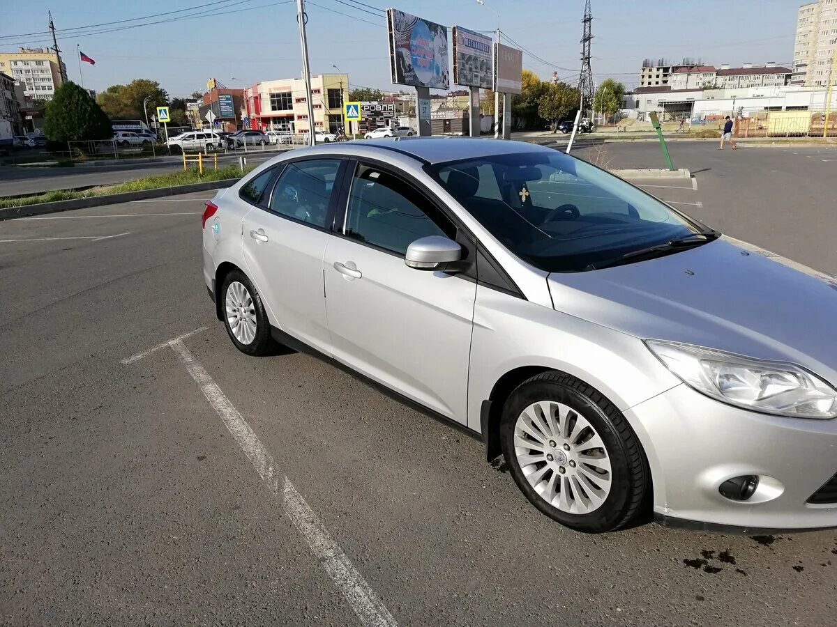 Ford focus 3 седан серебристый. Форд фокус 2 рестайлинг седан серебристый. Ford focus 3 2008. Форд фокус 2013 седан. Ford focus 2 2006 седан.