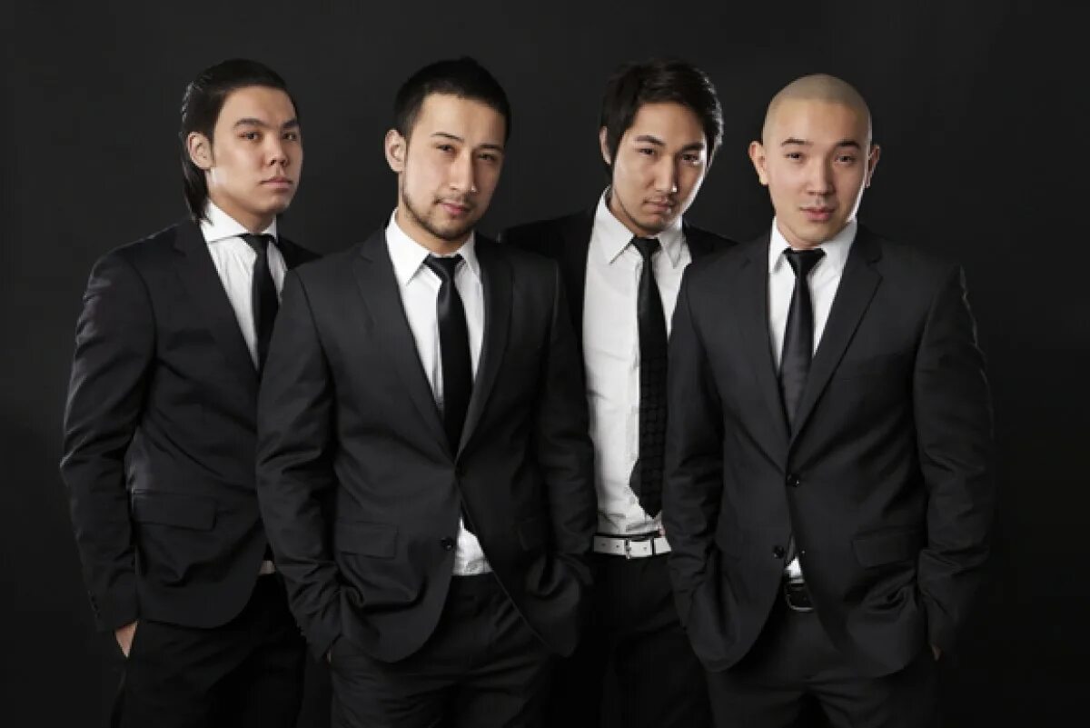 айбек муятдинов. қуандық рахым фото. куандык. певец кайрат нуртас. казахский певец.