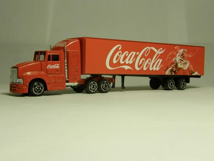 Машинки кола. Машинки кола. Фургон кока кола. Грузовик coca cola. Грузовик кока кола.