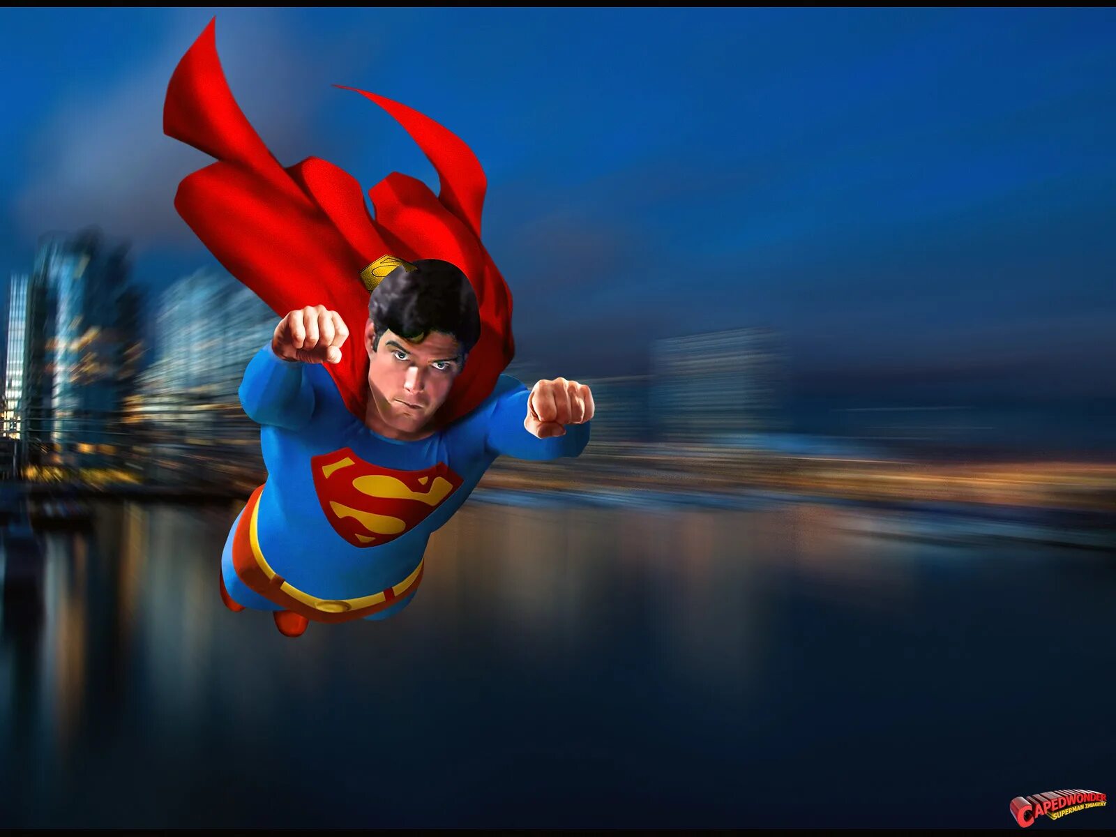 Супермен. Супергерой. Летающий Супергерой. Супермен летит.