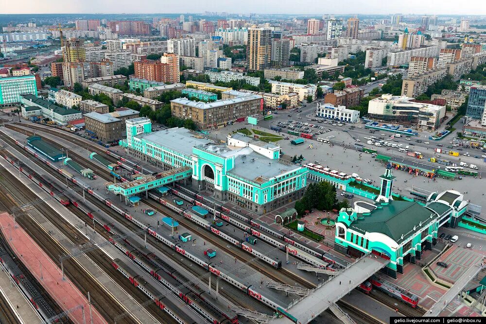 Ж/Д вокзал Новосибирск. Станция Новосибирск-главный, Новосибирск. Платформа вокзала Новосибирск главный. Железнодорожный вокзал Новосибирск район. Новосибирск полное название