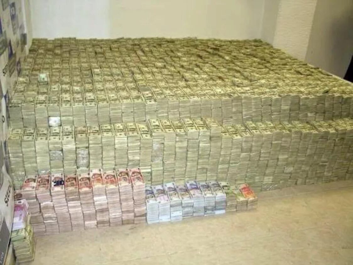 200 миллионов рублей сколько. Очень много денег. Куча денег. Комната с деньгами. Деньги много денег.