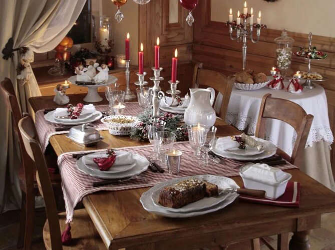 Праздничная сервировка. Сервировка новогоднего стола. Красиво сервированный стол. Сервировка стола в деревенском стиле. Столы накрыты текст