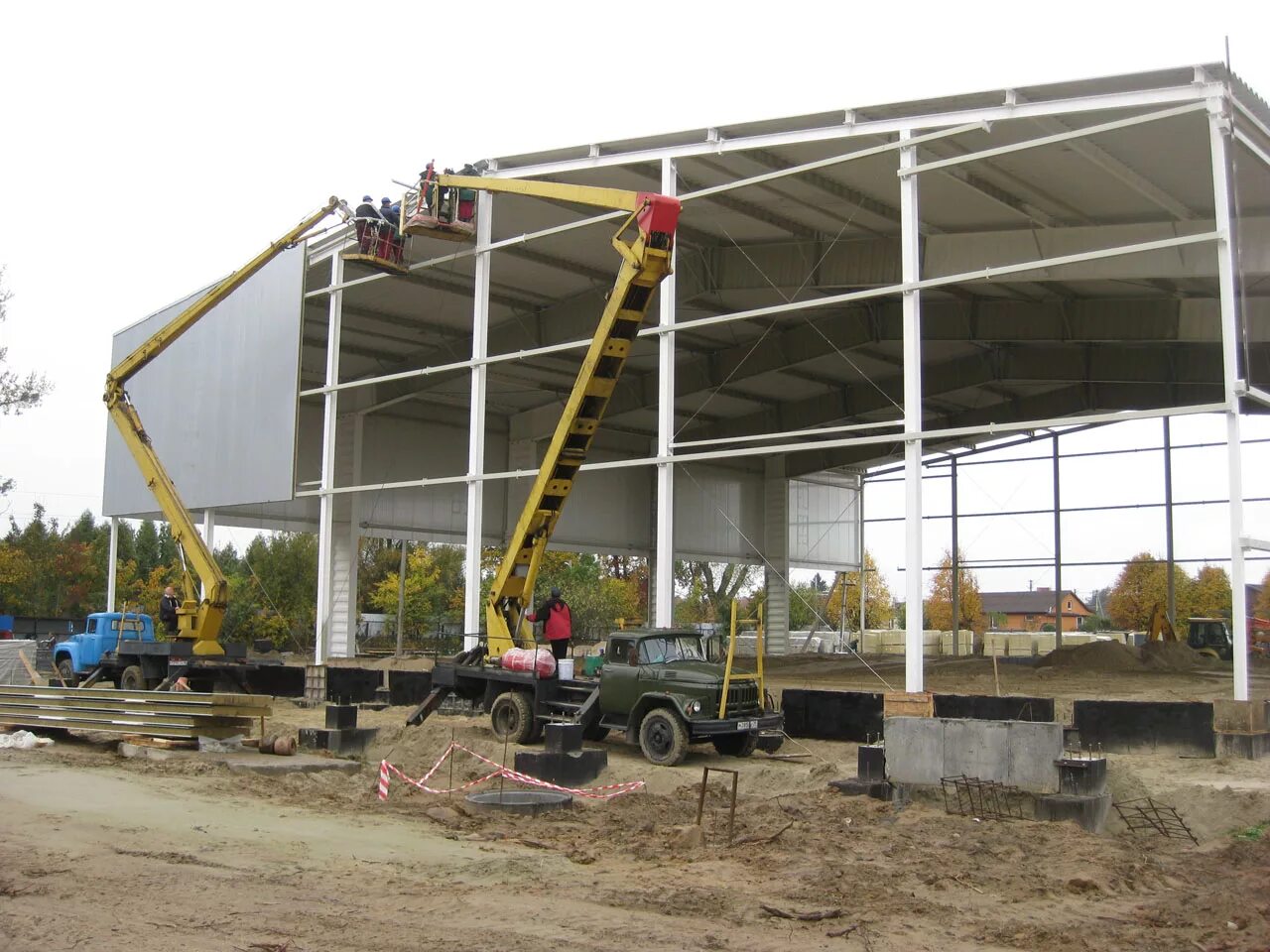 металлокаркас ангара под сэндвич. 3000 для сэндвич панелей. ангар из сэндвич панелей 12х12. технология строительства из сэндвич. дом из сэндвич панелей.