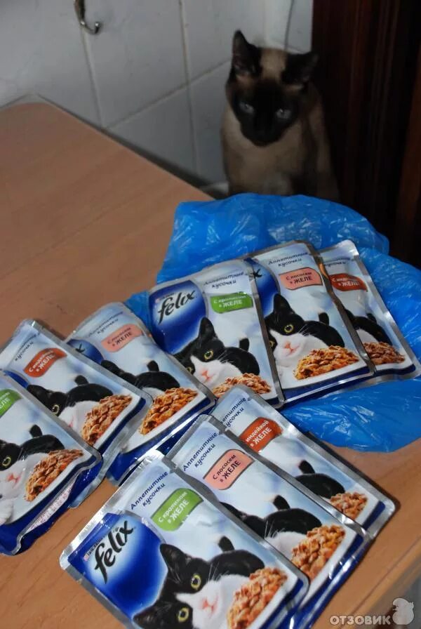 хиллс уринари состав. отдам кошачий корм. можно ли вернуть кошачий корм. очень много кошачьего корма. состав корма хиллс для кошек.