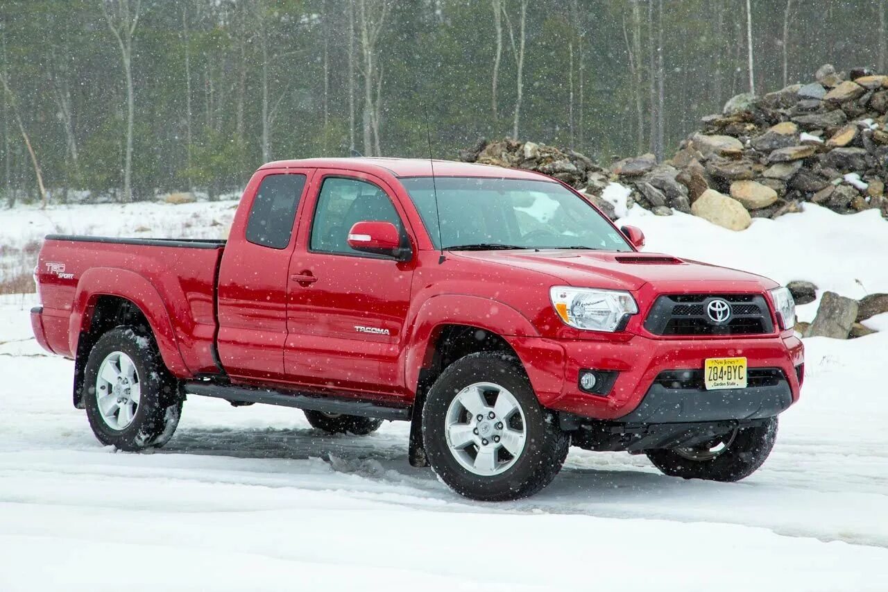 Евро пикапе. Toyota Tacoma TRD. Toyota Tacoma and Hilux. Toyota Tacoma TRD Sport. Тойота Такома 2021 Модельный ряд.