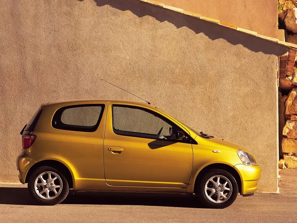 Тойота ярис 1999 2003. Opel astra gtc 2020. Рено меган 3 3 дверный. Рено меган 3 3 дверный. Hyundai veloster 2017.