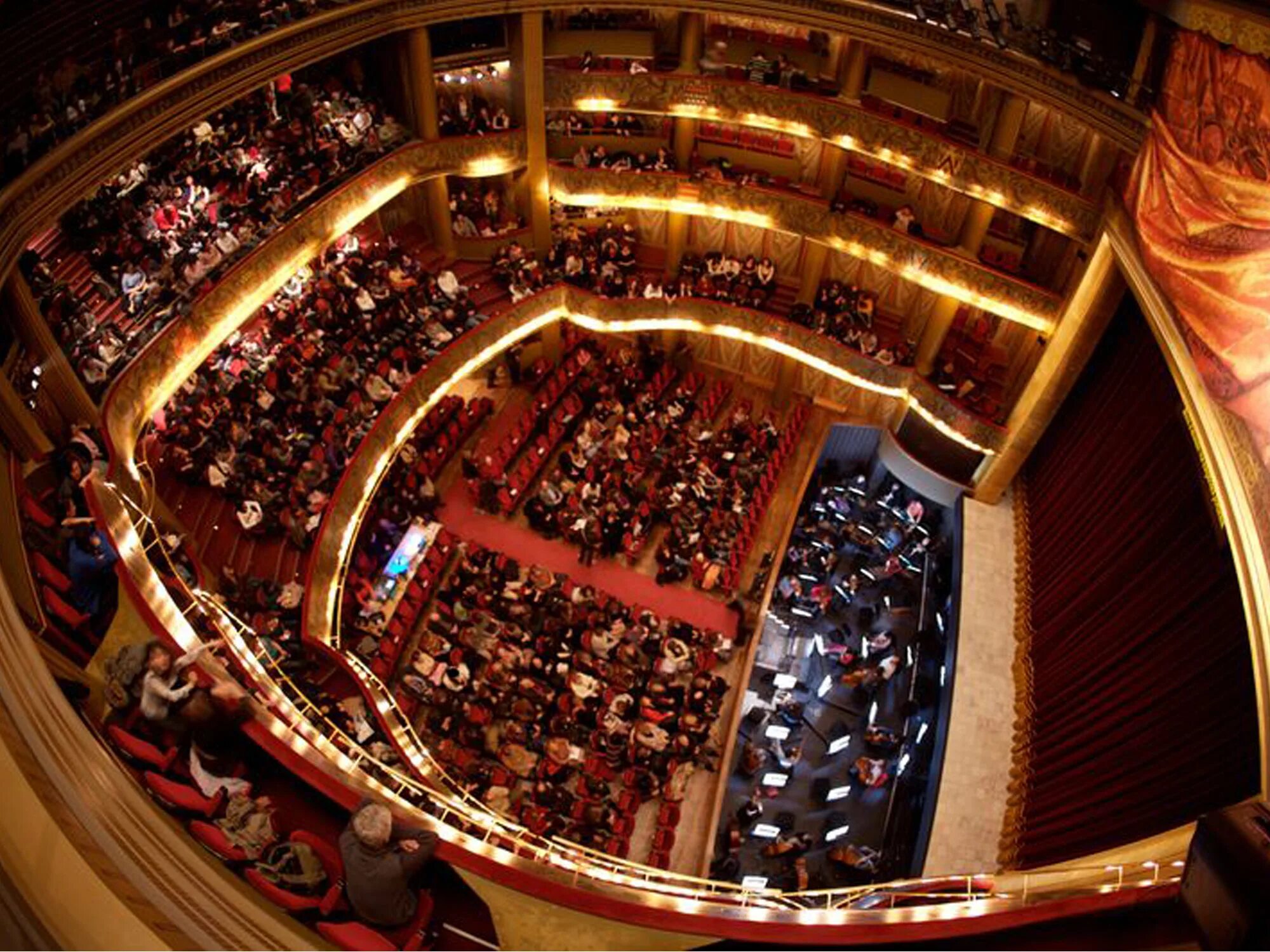 Le theatre. Тулуза le Capitole. Театр "le Ballet de l'Opéra" в Париже. Les composant du Theatre.