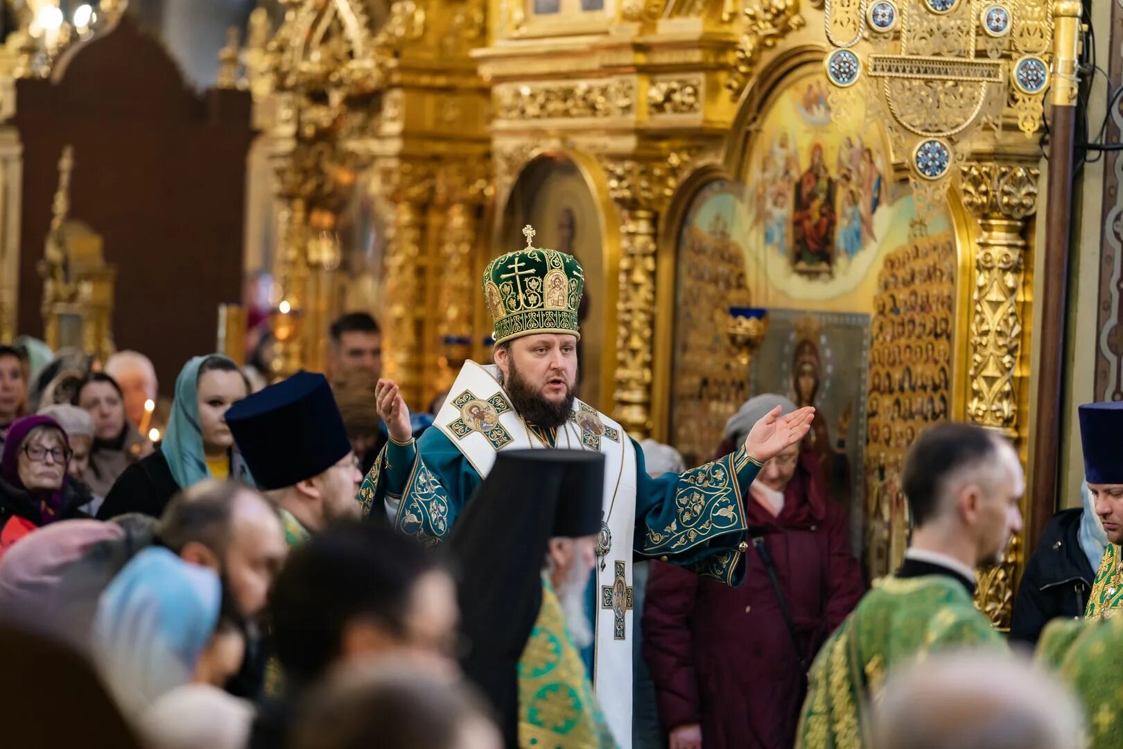 Воскресенский храм подольск расписание богослужений. Во сколько начинается служба в церкви на рождество. Рождественская служба в храме гор орск 2023. Рождественская служба в храме объявление. Храм святой троицы тамбов расписание служб.