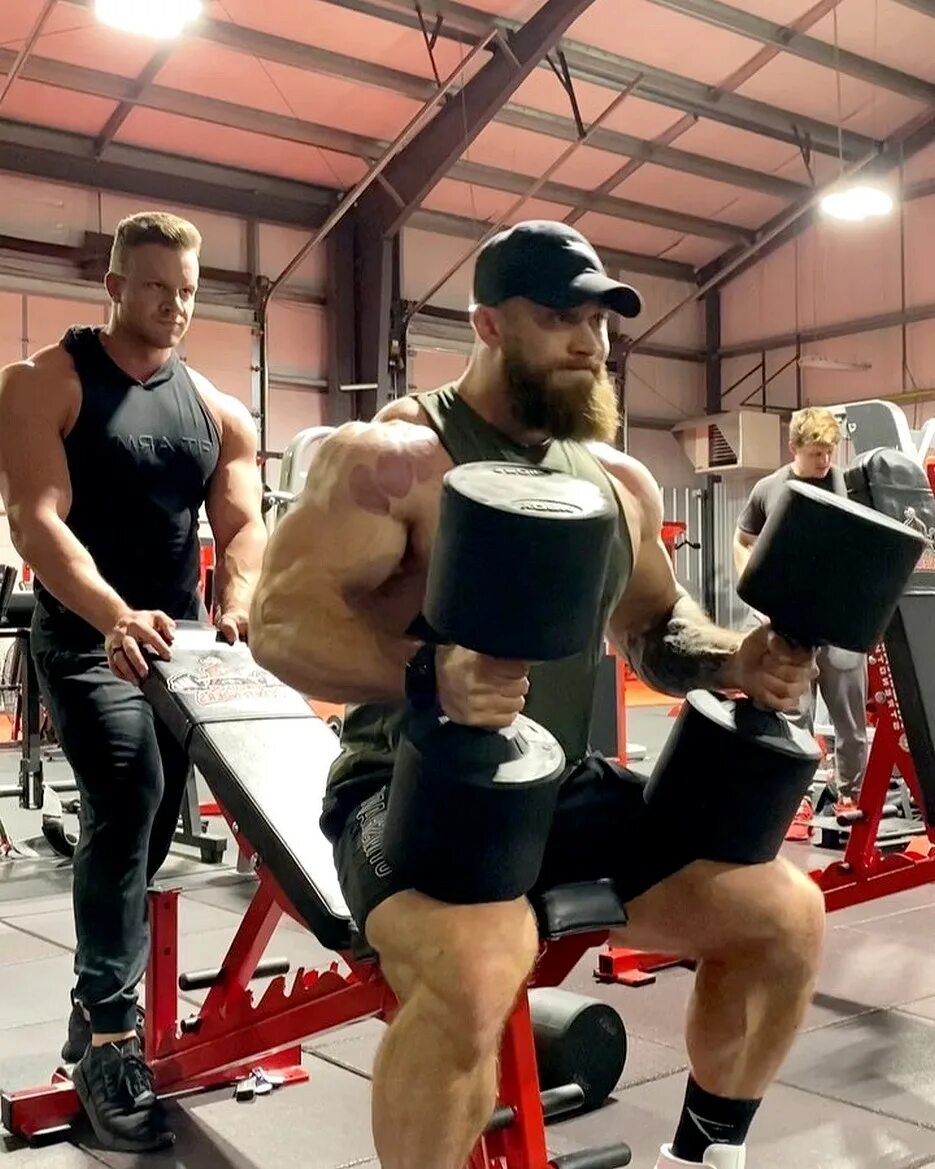 Программа тренировок бамстеда. Крис бамстед присед. Крис бамстед в зале. Мистер олимпия 2020 крис бамстед. Программа тренировок бамстеда.