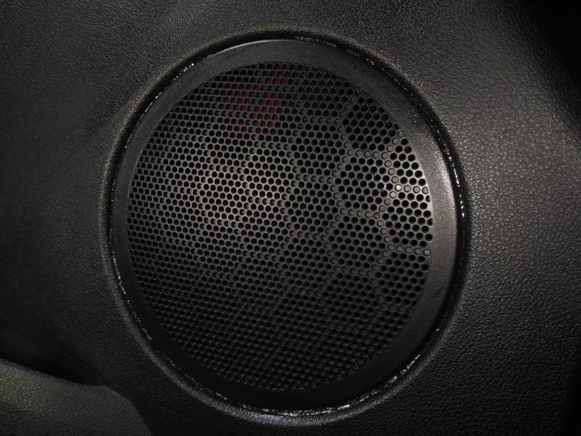 1. Декоративная отделка колонок. Колонки focal sopra utopia. Динамик сlarion 3 may bass- reflex speaker system srb 100. Облицовки динамика 2111 люкс.