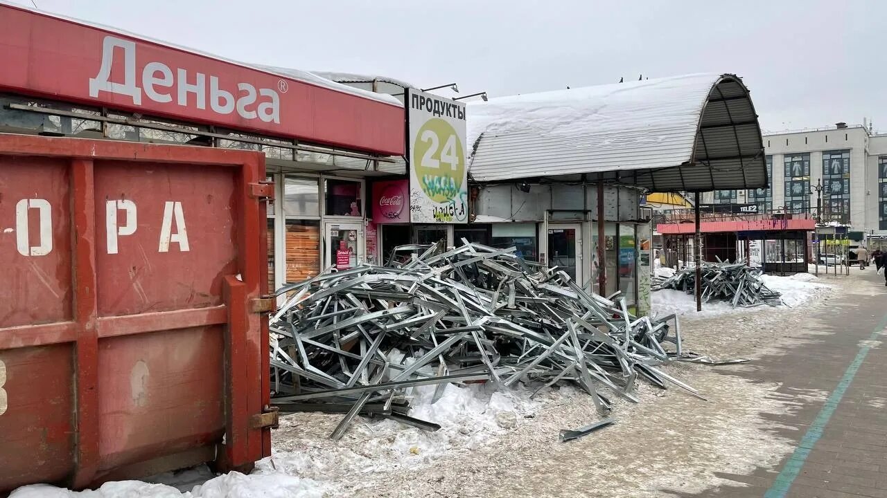 Гостиница Россия снесли. Пермь медведь возле ЦУМА. Сносить павильоны метро Удельная. Пермь весной. Сбили у цума пермь