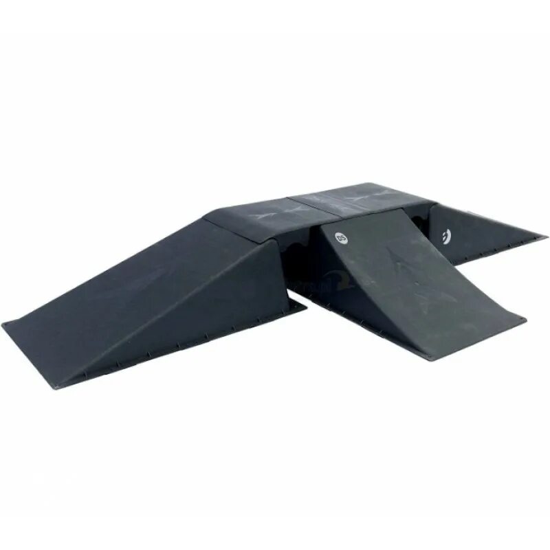 Трамплин для bmx 4-х скатный кикер. Трамплин для роллеров 10 букв. Халф пайп скейт парк. Скейт парк томск. Соревнования по скейтбордингу.