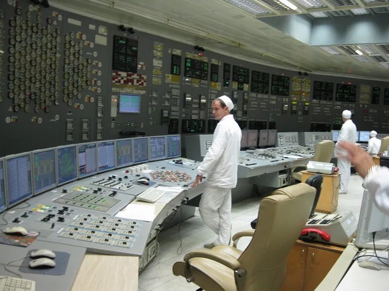 Сотрудники курской аэс. Инженеры аэс чернобыль. Кто работает на атомной электростанции. Кольская аэс (1 760 мвт). Бщу 4 чаэс 1986.