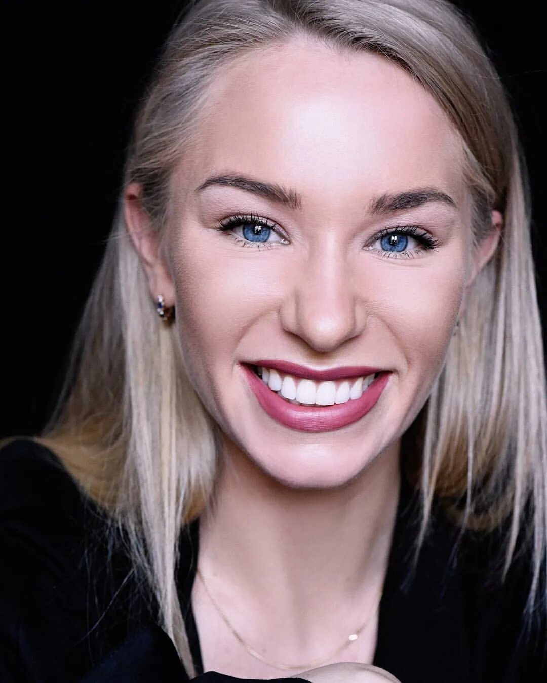 евгения искандарова остров героев. женя искандарова. блоггер евгения искандарова. женя камеди батл. евгения искандарова максим.