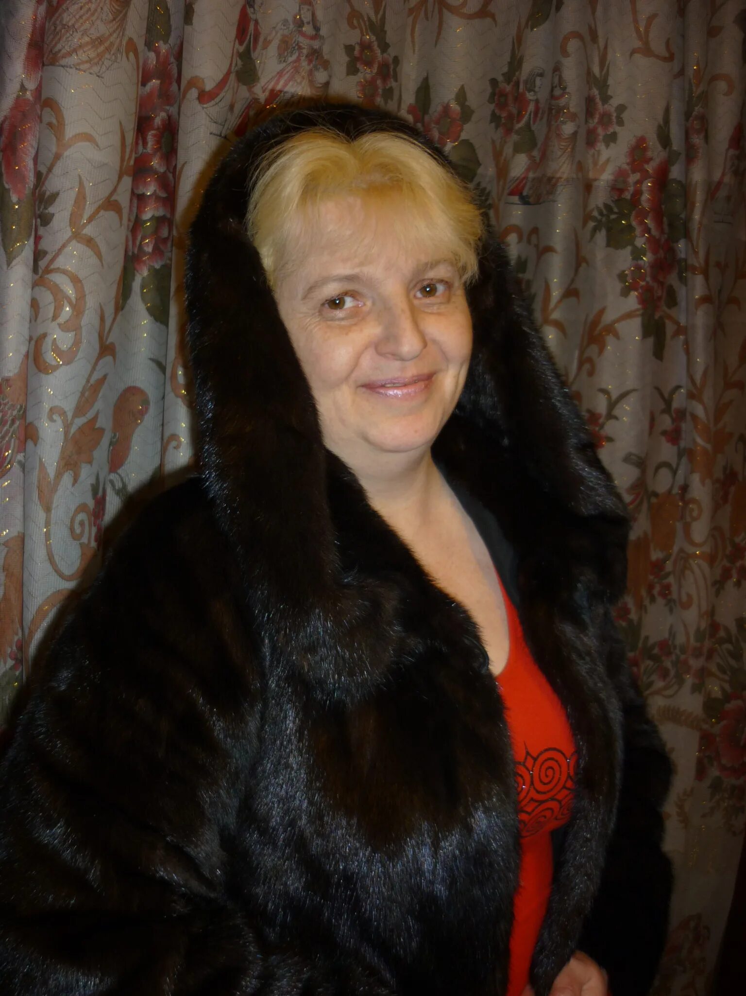 Женщина 51 год. Смуглая женщина 51 лет. Фотографии женщин в 52 года. Женщина в 51 год какая. Женщины в балахне 55.