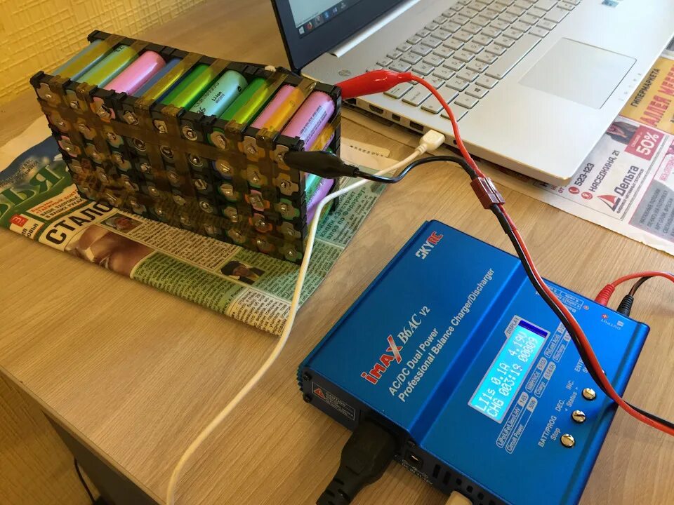 Литиевые аккумуляторы 12 вольт как заряжать. Сборка 12 вольт 18650 3s. power bank 18650 12 вольт. 3s батарея из 18650. 3s 18650 аккумулятор.