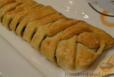 Выпечка из слоеного теста с мясом