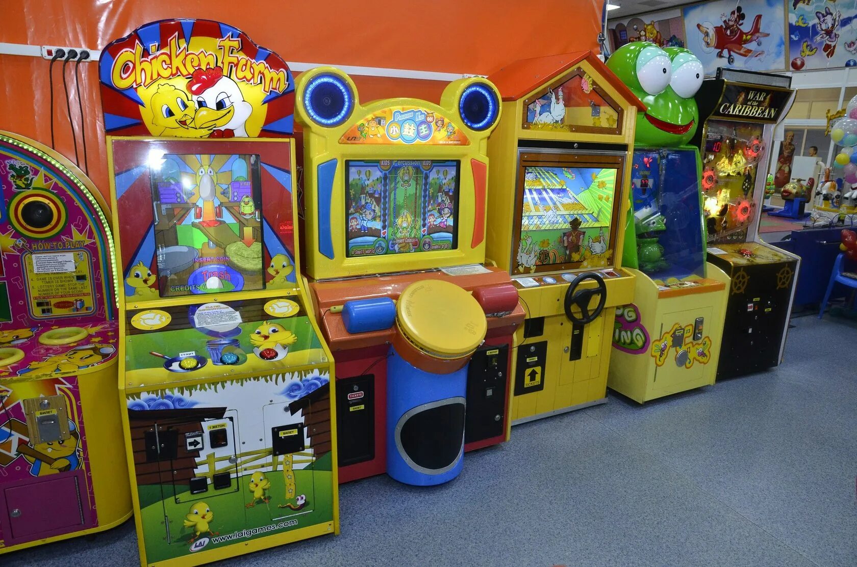 Развлечения купить. Игровые автоматы для детей развлекательный центр Новосибирск. Детский игровой автомат. Детские игровые аппараты. Игровые аппараты для детей.