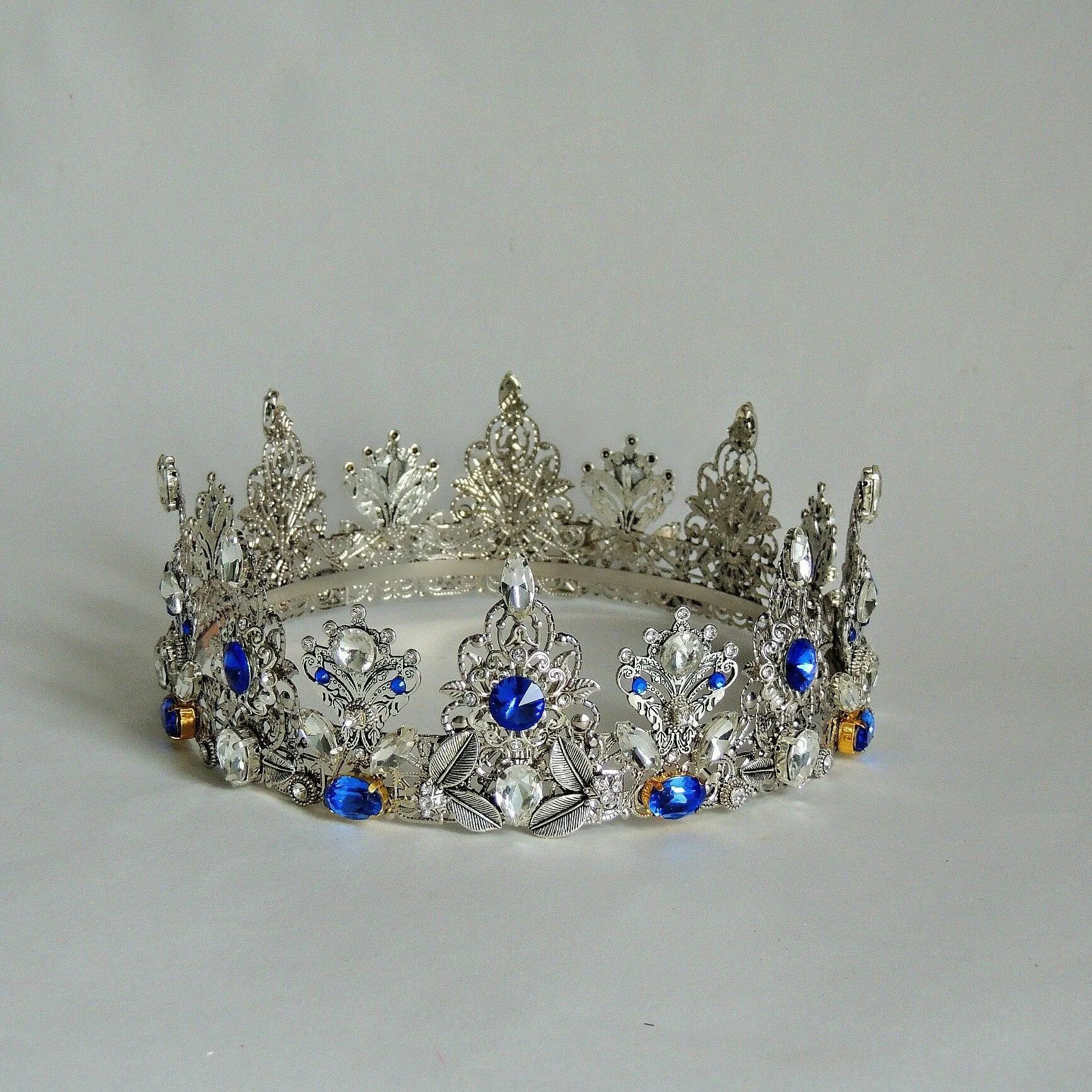 Купить корону владивосток. Корона Маргариты. Диадема Екатерины 2. Венец королевы серебро 319559.