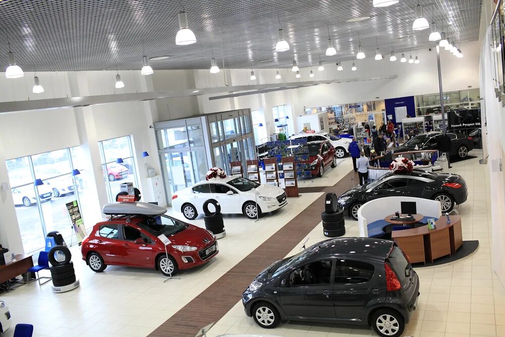Автоцентр южный. Пежо официальный дилер в москве. Peugeot фасад дилерский центр 2020. Автосалон пежо. Пежо ситроен автосалоне.