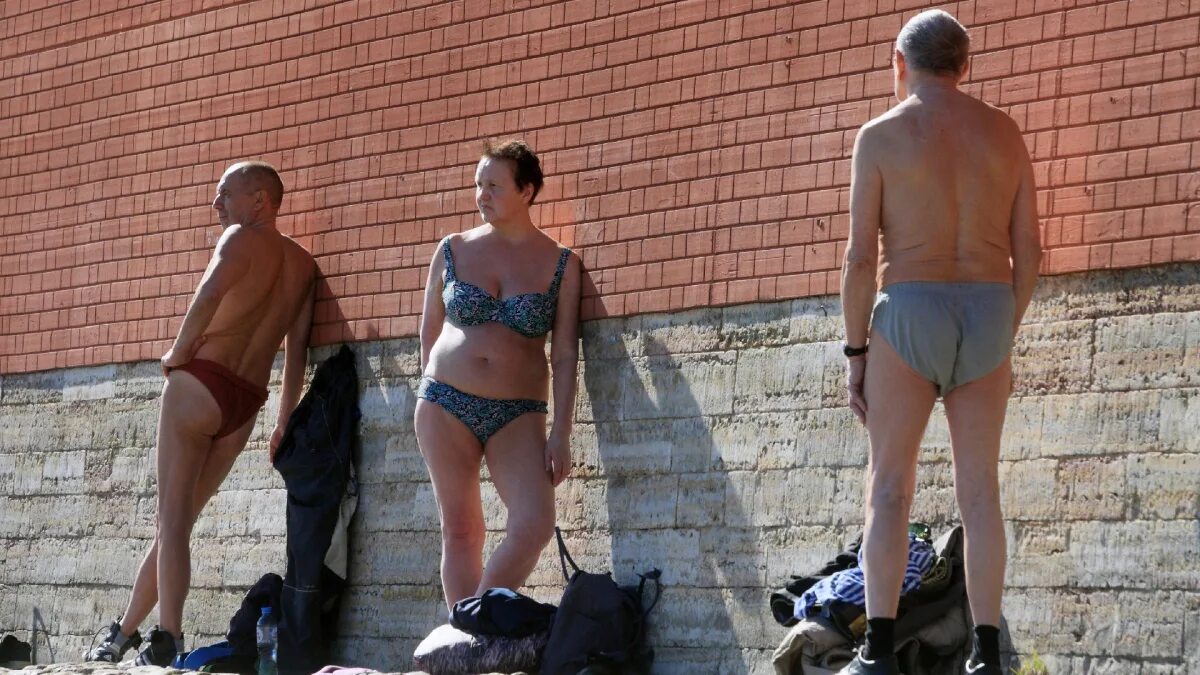 Бедность в россии. Самая бедная семья. Обрекаемый на нищету. Детское кресло социальная реклама. Алкаши ссср.