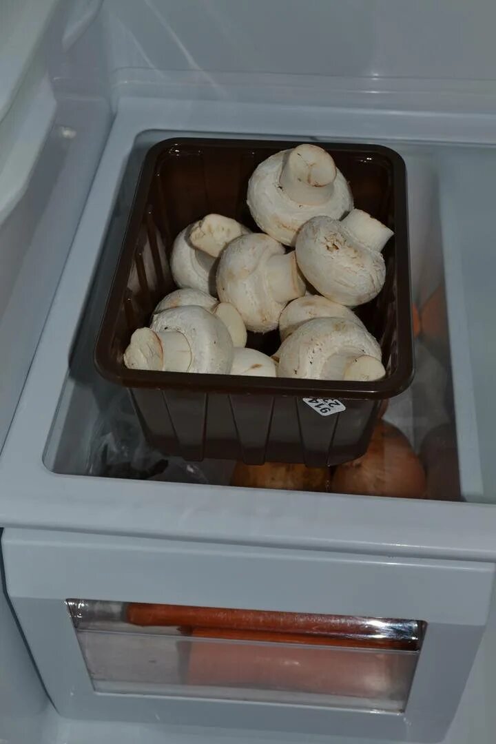 Шампиньоны в холодильнике. Хранение грибов. Хранение шампиньонов в холодильнике. Срок шампиньонов в холодильнике.