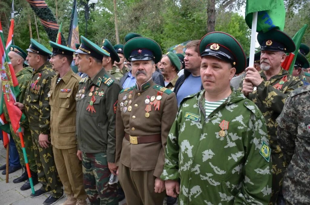 Пограничники участники сво. Ветераны пограничных войск. Ветераны пограничники. Ветераны пограничных войск России. Пограничники РФ.