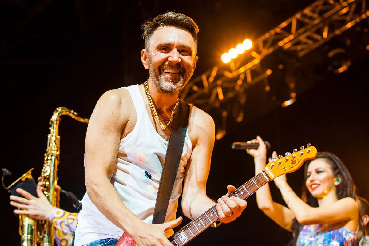 сергей шнуров ленинград. шнуров 2023. группа ленинград 2002. шнур со. сергей ленинград.