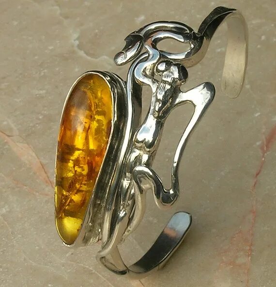 ювелирный магазин. реклама золотых украшений. ювелир маркс. золото в ереване. ювелирный магазин.