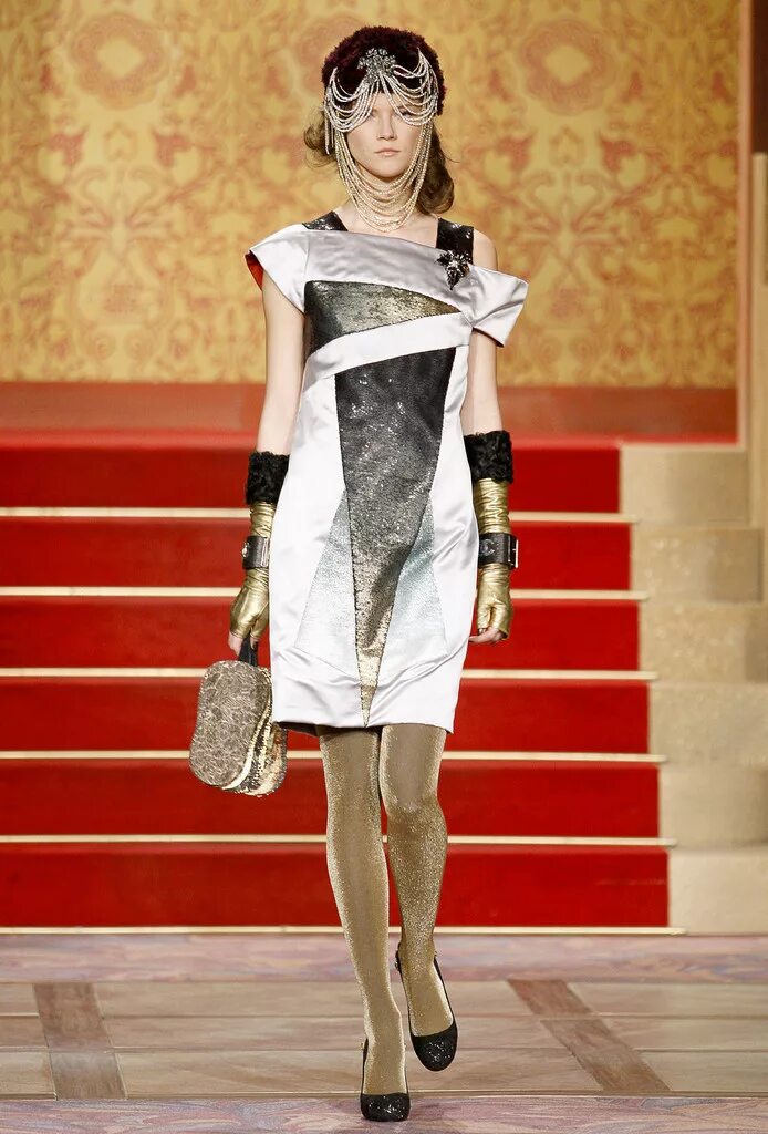 мода 2008 года в россии молодежь. одежда 2008 года. дизайнер александр маккуин коллекция. мода 2008. одежда 2008 года.