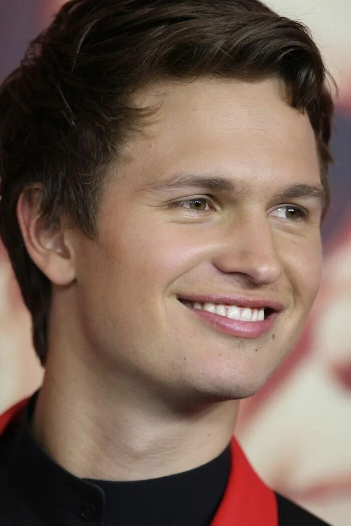 Ansel elgort. Энсел эльгорт. энсел эльгорт зубы кривые. ansel elgort прическа. ansel elgort токио.