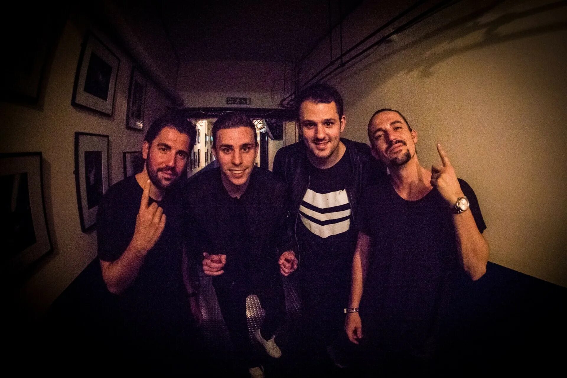 Dimitri vegas fuego. Магнус ирвин и стив аоки. Bella poarch dimitri vegas like mike. Dimitri vegas & like mike. Dimitri vegas like mike tiësto dido w.