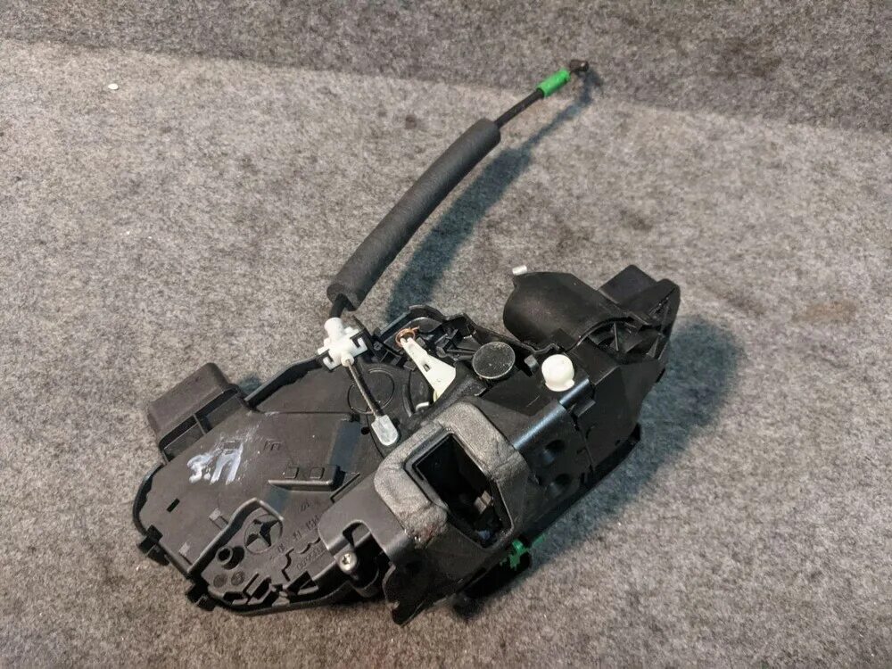 Land rover sport l494 замок lr048245. Замок задней двери правый рендж ровер спорт 2007г. Land rover sport 2014 год замок доводчик двери. Land rover lr091527 замок. Замок передней правой двери range rover sport l320.