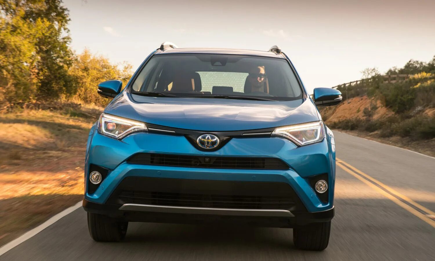 Рав 4 2016. Toyota rav4 кроссоверы. Тойота рав 4 синяя. Тойота рав 4 2016. Тойота рав 4 2016.