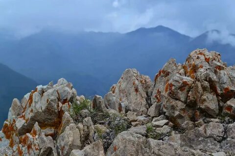 Камень на гору