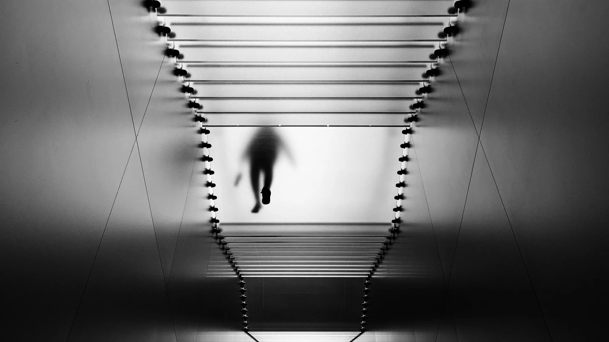 Почему черно белое изображение. Чёрно-белые обои на телефон. обои с зависимостью к человеку чб. статичные чёрно-белые картинки. протеномика черно белое.