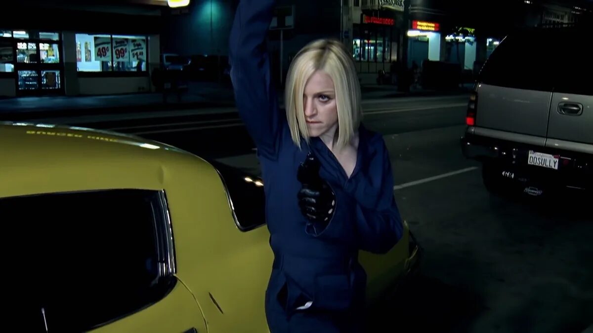 Madonna what it feels like. Madonna - what it feels like for a girl [2001]. клип мадонны what it feels like for a girl. машина в клипе мадонны. madonna it feels like машина.