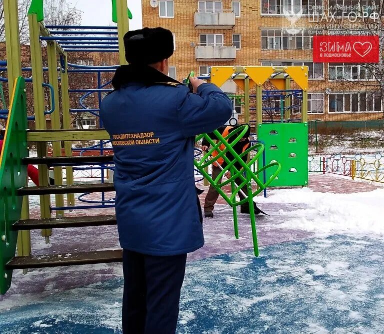 испытания детских игровых площадок. площадка детская норильск ленинский проспект 47. кострома площадка. проверили детские площадки. дети на детской площадке.