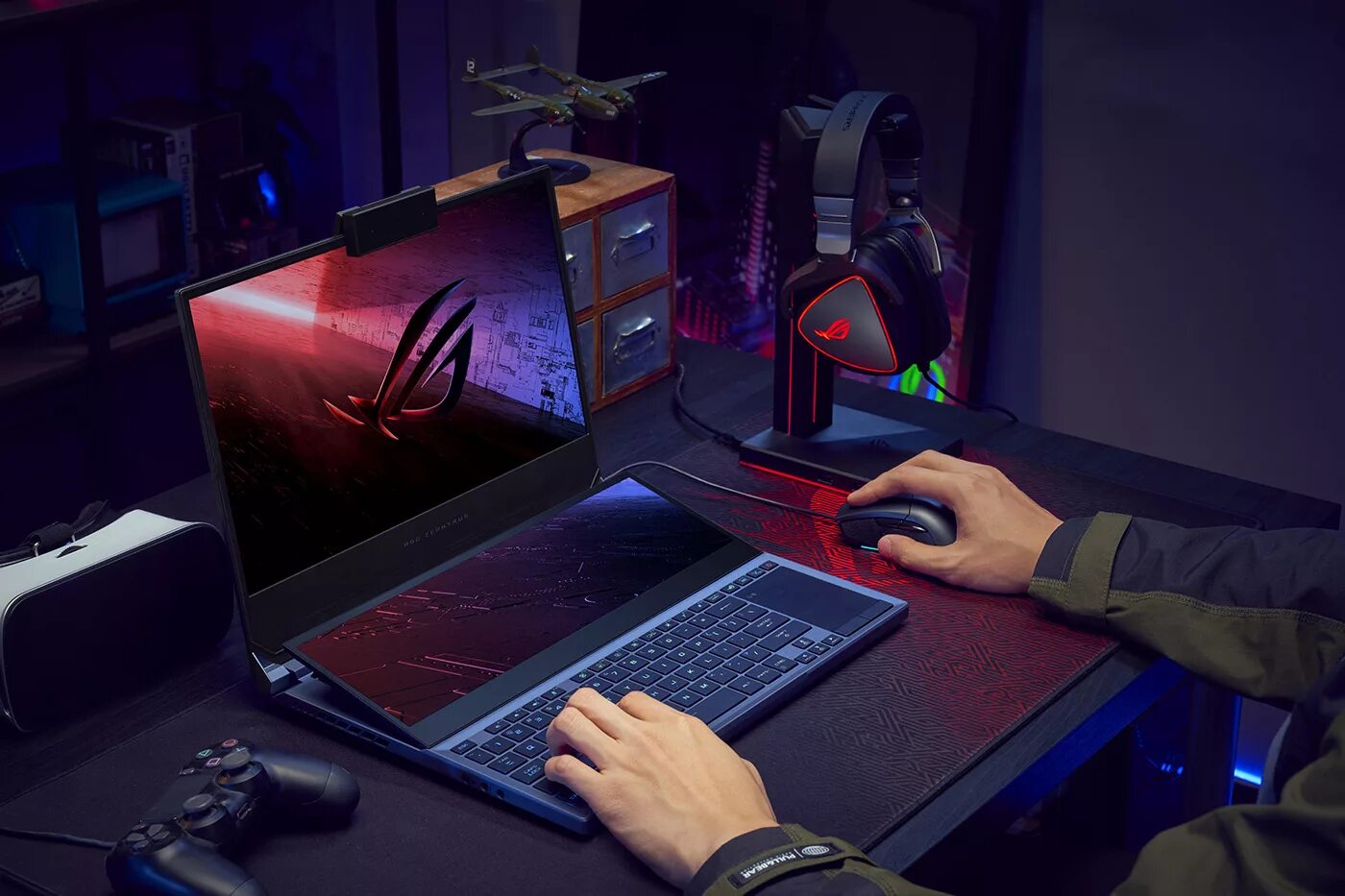 Можно ли играть на ноутбуке в игры. ROG Zephyrus Duo 15. ASUS ROG Zephyrus Duo. ASUS ROG Zephyrus 15. ASUS игровой ноутбук 2021.