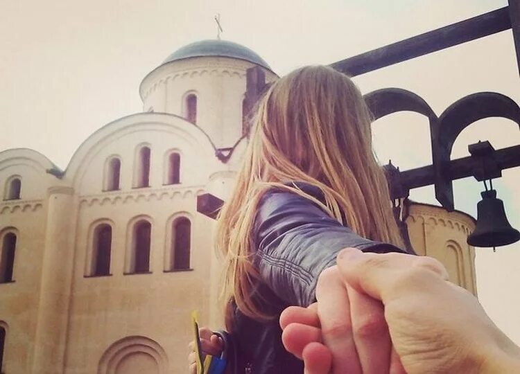 Следуй за мной. Романтичная девушка. Follow me фотографа мурада османна. Мурад османов. Следуй за мной мурад осман.