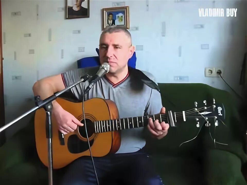 Только раз на гитаре. Романсы под гитару. романс только раз бывает в жизни встреча.