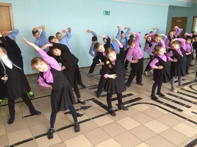 Расписание звонков. Расписание звонков в школе. Школьная переменка. 5 минут перемены в школе. Перемена в школе.