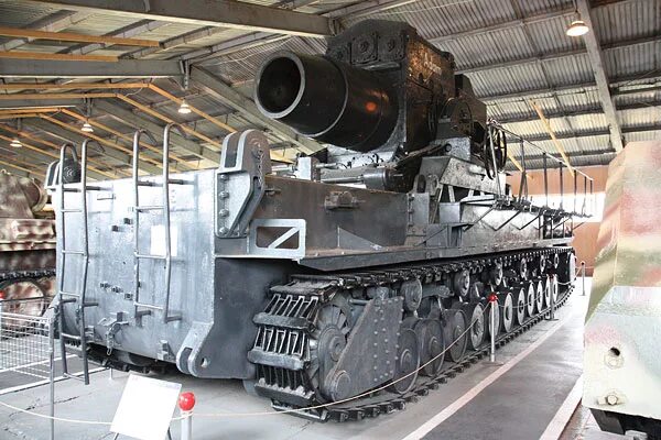 где маус. танк маус 2 в world of tanks. немецкий танк маус. сверхтяжелый танк маус в кубинке. музей бронетанковой техники в кубинке.