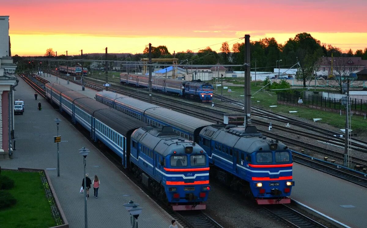 Дизель поезд мдп. Орша м. Станция чашники. М62-1126. Орша жд вокзал.