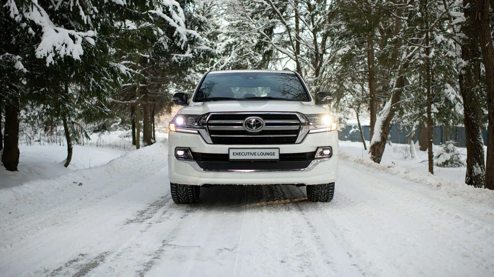 Land cruiser 4. 200 крузак иркутск. 5. тойота ленд крузер 200 обсе. Toyota land cruiser 200 бежевый.