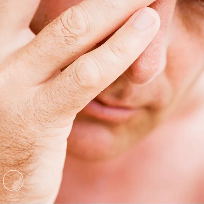 Незаметные заболевания. Боль в спине. Перепады настроения апатия. Страх перед новым. Болезнь которая разрушает защиту человека от солнца.