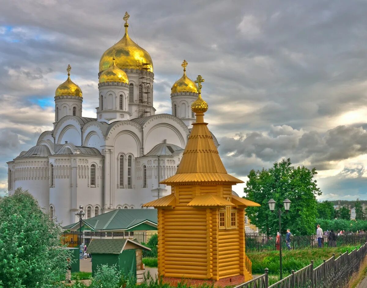 Дивеево свято дивеевский монастырь. Храм Саровского в Дивеево.